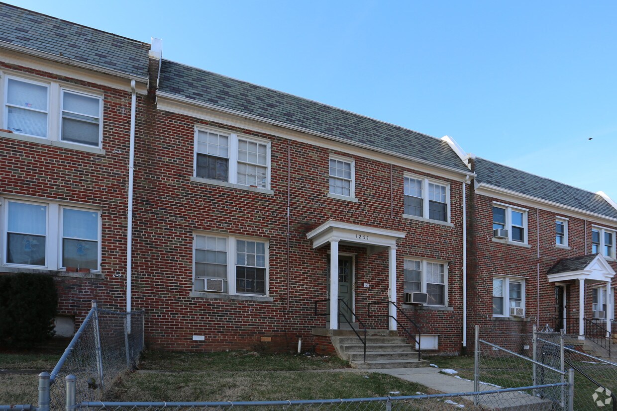 Building Photo - 1257-1259 Raum St NE