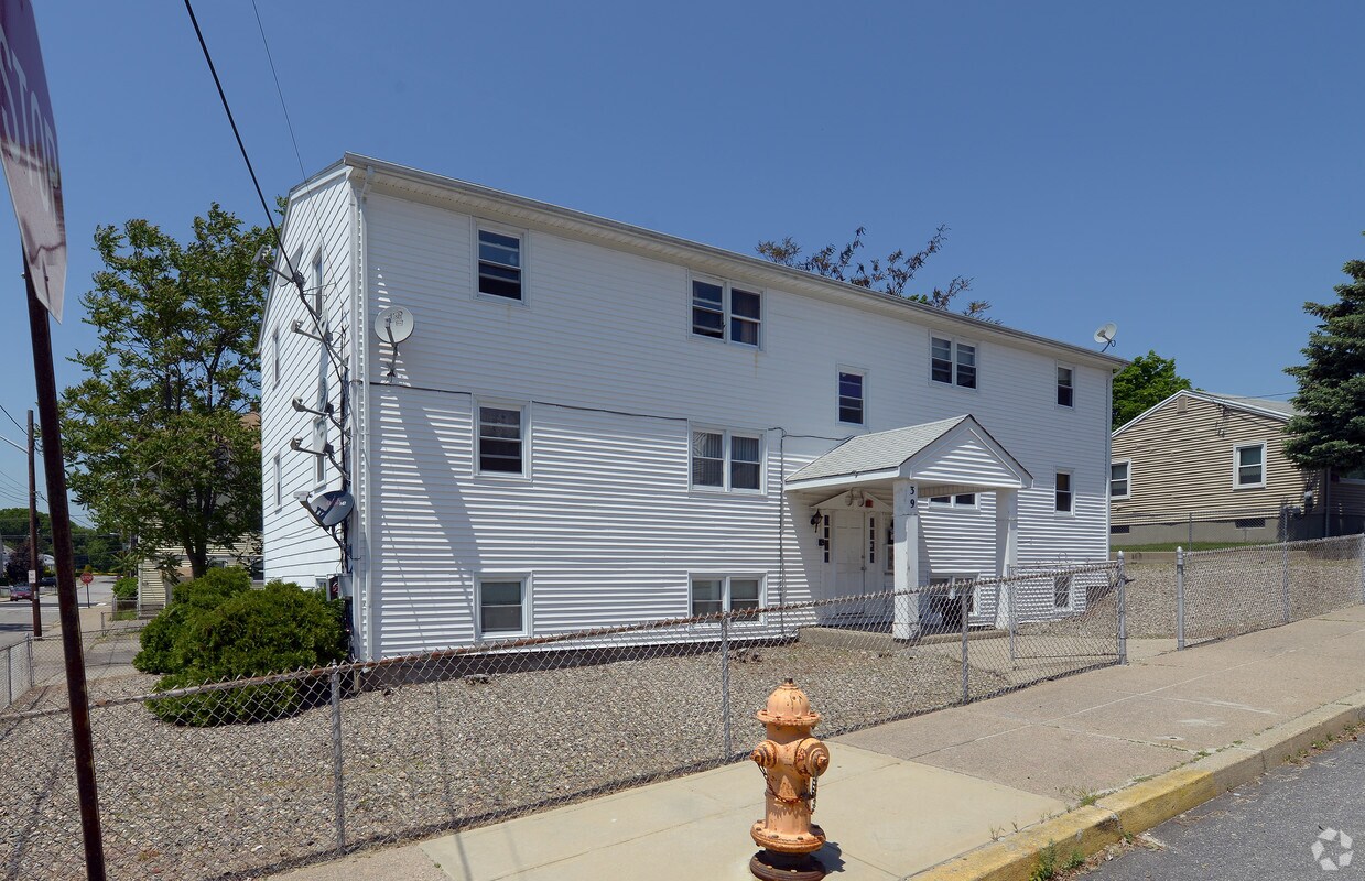 39 Valley St, Central Falls, RI 02863 Apartments in Central Falls, RI
