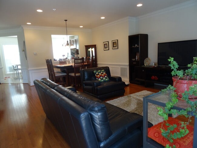 Building Photo - 112 Wilder Wy