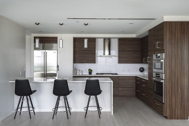 Building Photo - Altaire