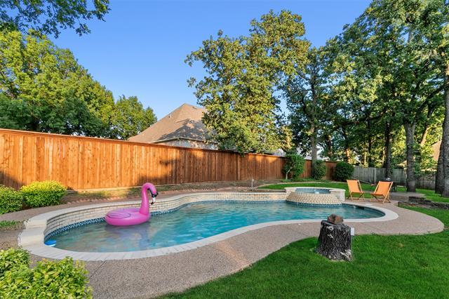 Foto del edificio - 707 Timber Lake Cir