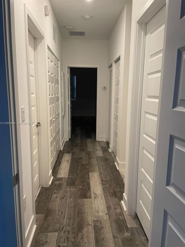 Foto del edificio - 10445 NW 81st Terrace