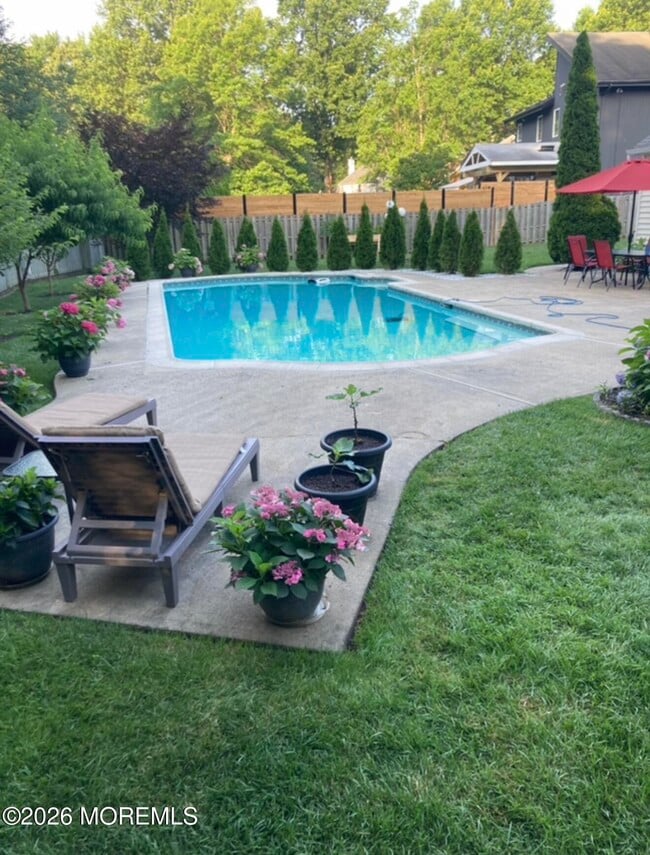 Building Photo - 7 Oak Tree Ln