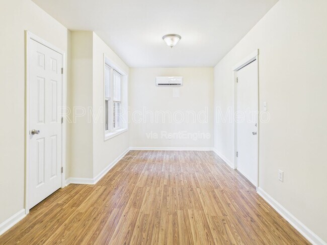 Foto del interior - 2400 Barton Ave