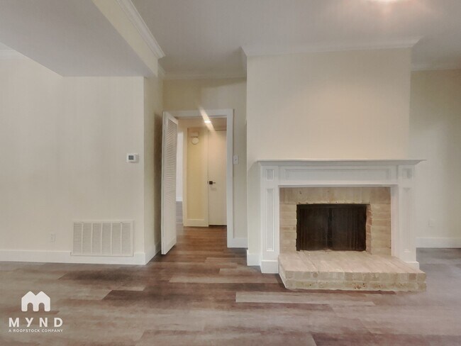 Foto del edificio - 2100 Tanglewilde St