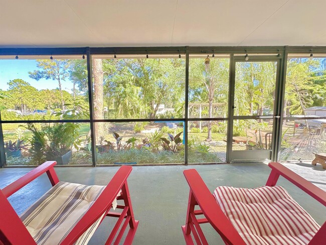 Foto del edificio - 13619 57th Pl N