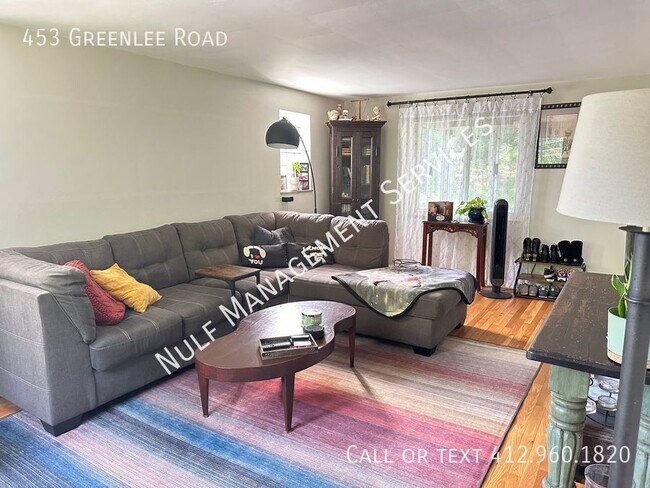 Foto del edificio - 453 Greenlee Rd