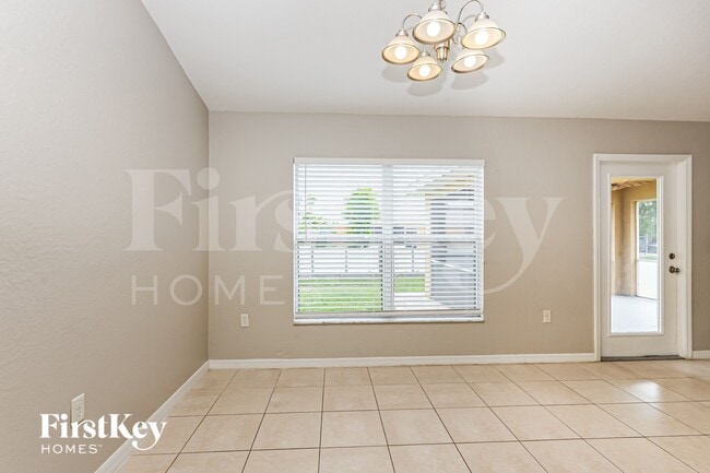 Building Photo - 414 Willowbrook Dr