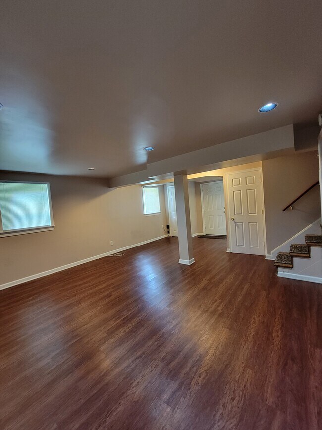Building Photo - 203 Linden Ave