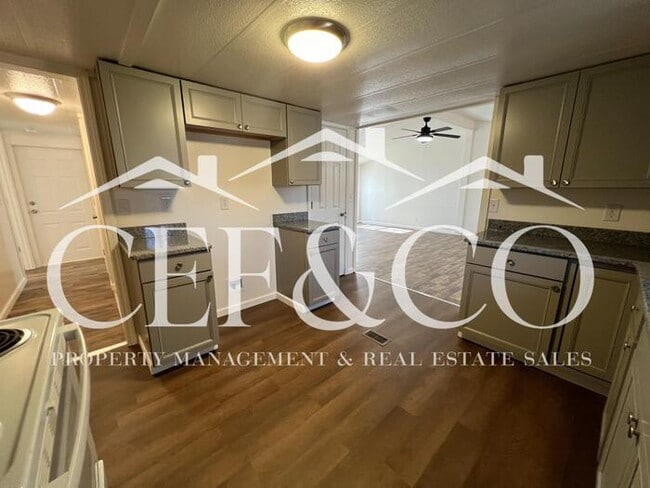 Foto del edificio - 97 State Rd S-42-2088