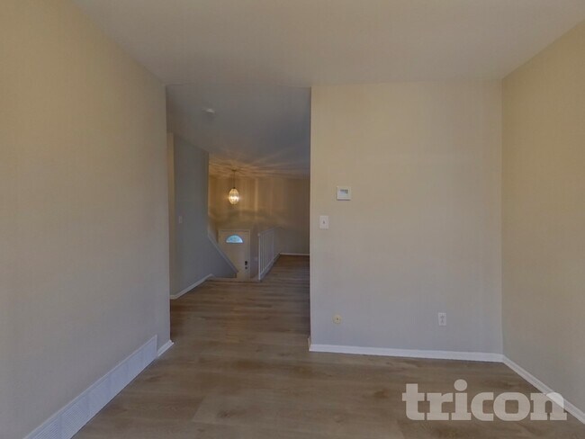 Foto del edificio - 1317 Doyle Pl