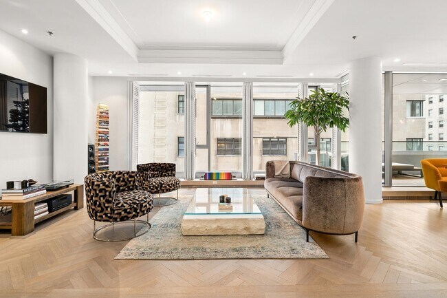 Photo du bâtiment - 1280 Rue Rue Sherbrooke O,