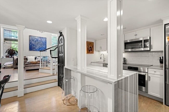 Foto del edificio - 129 Beacon St