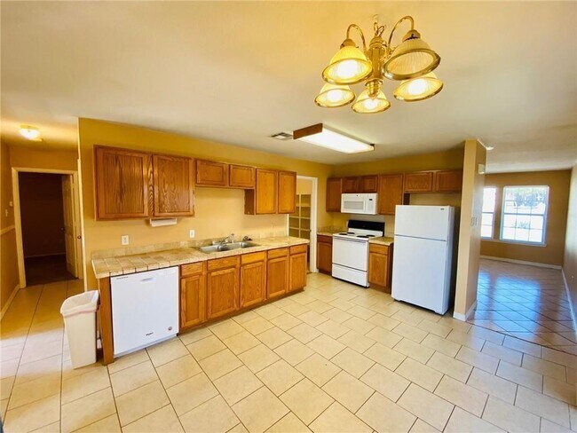 Foto del edificio - 108 Amherst Ct