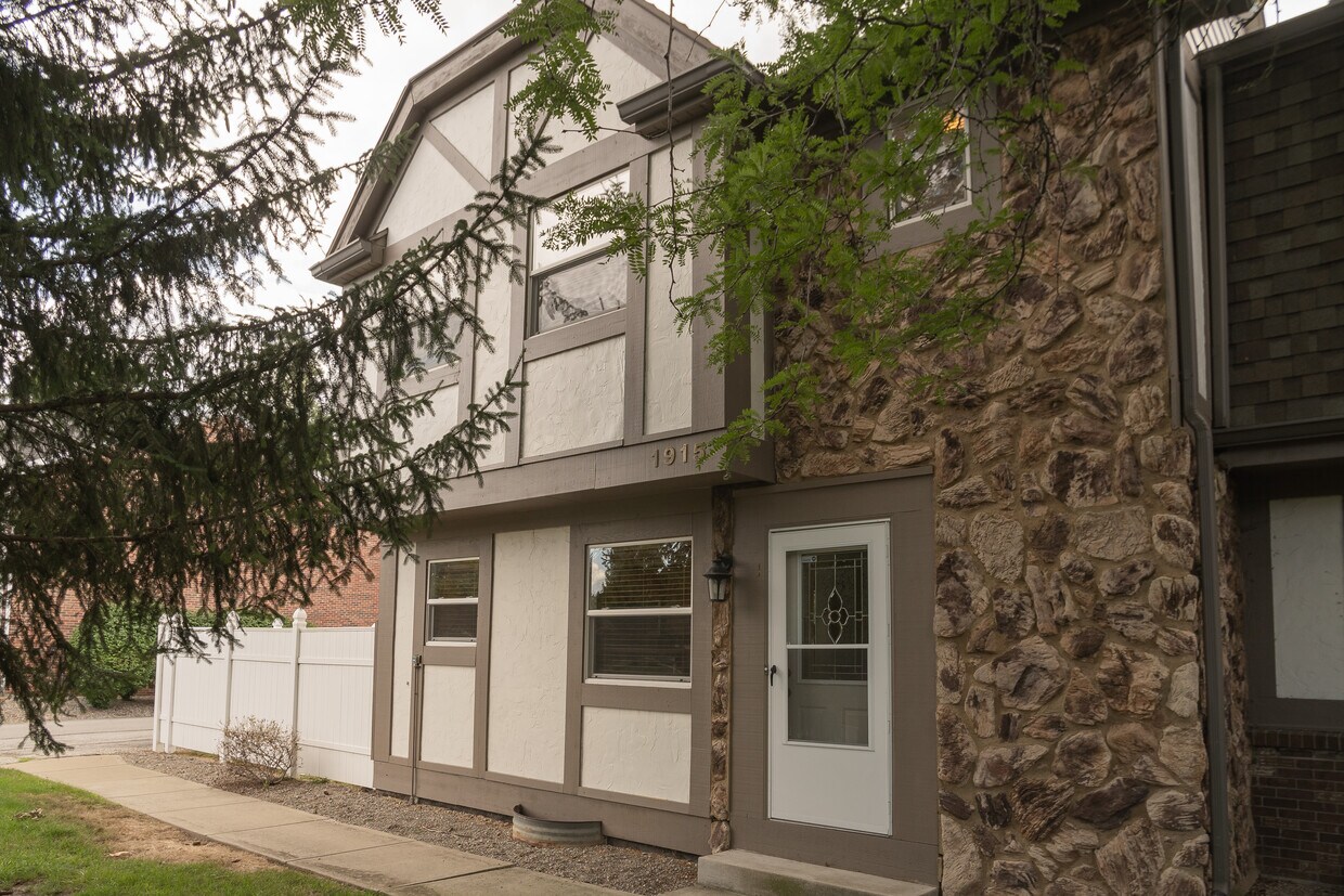 Foto principal - 1901 Middlesbrough Ct