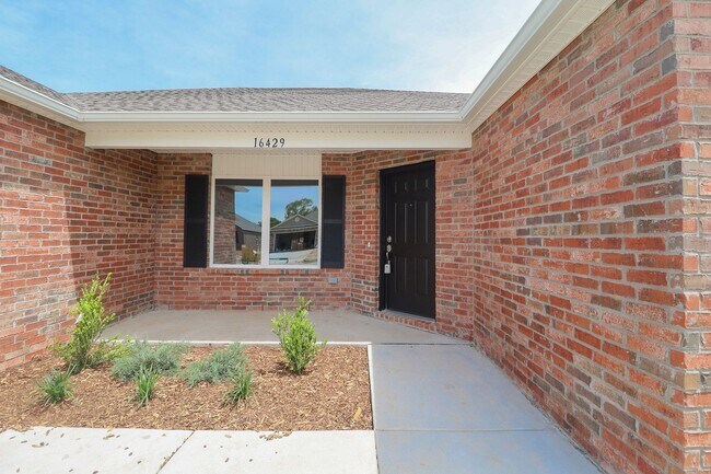 Foto del edificio - Stunning New Construction Home 4 Bed 2 Bat...