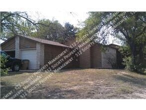 Building Photo - 11400 Walnut Ridge Dr