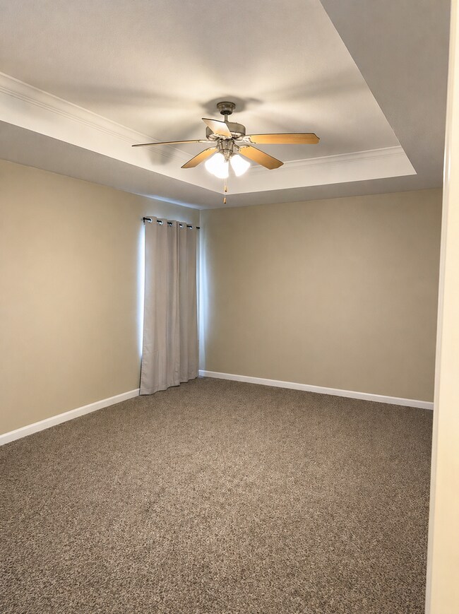 Building Photo - 2402 Riley Dr