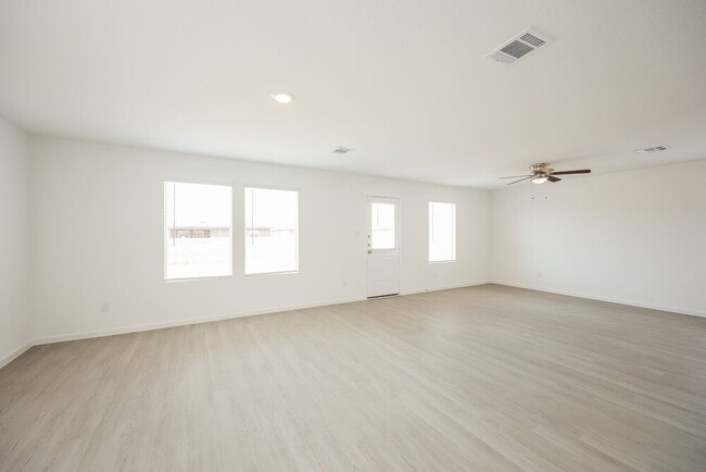 Building Photo - 11742 California Rose