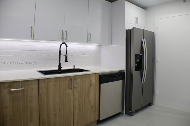 Building Photo - 2750 NE 183rd St