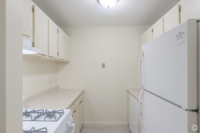 2HAB, 1BA - 950 ft² - East Bay Warren