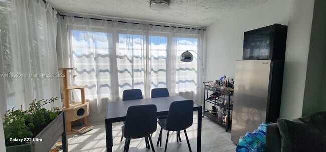 Foto del edificio - 9420 Poinciana Pl