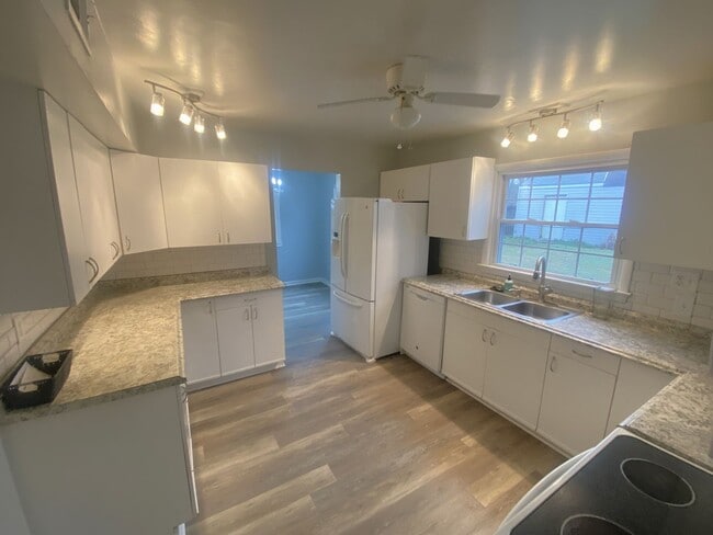 Foto del edificio - 8225 Tabor Ct