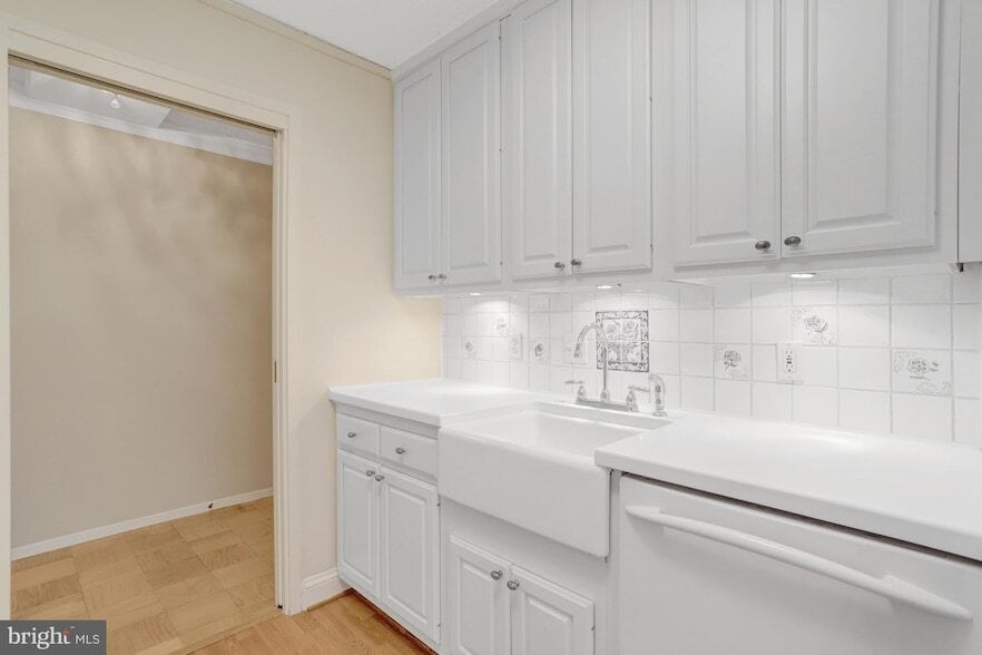 Primary Photo - 3800 Fairfax Dr