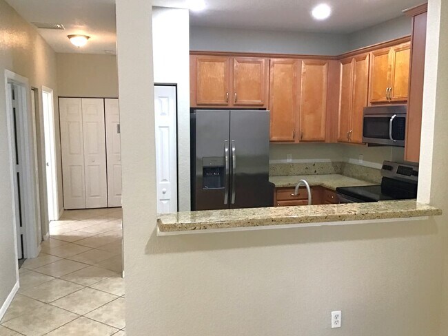 Building Photo - 5817 Hampton Hills Blvd Unit 2106