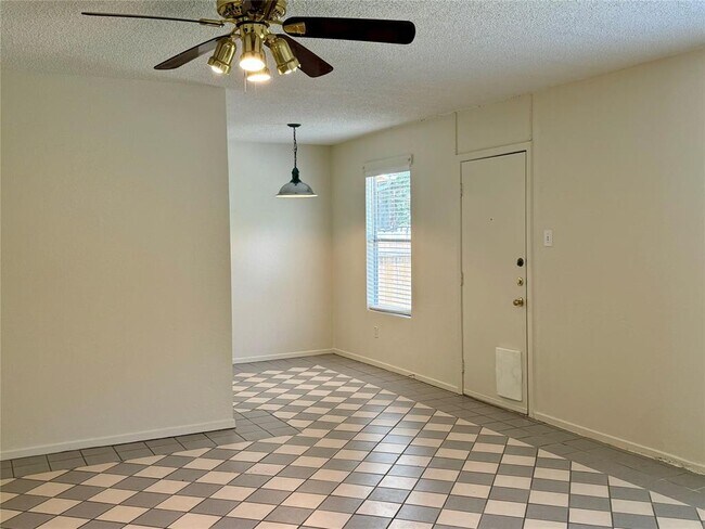 Foto del edificio - 667 Mairo St