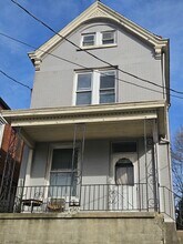 Building Photo - 4342 Vine St