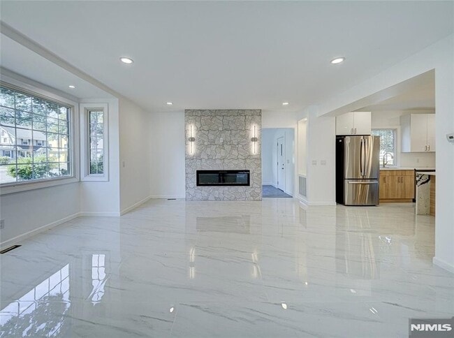 Foto del edificio - 217 Heywood Ave