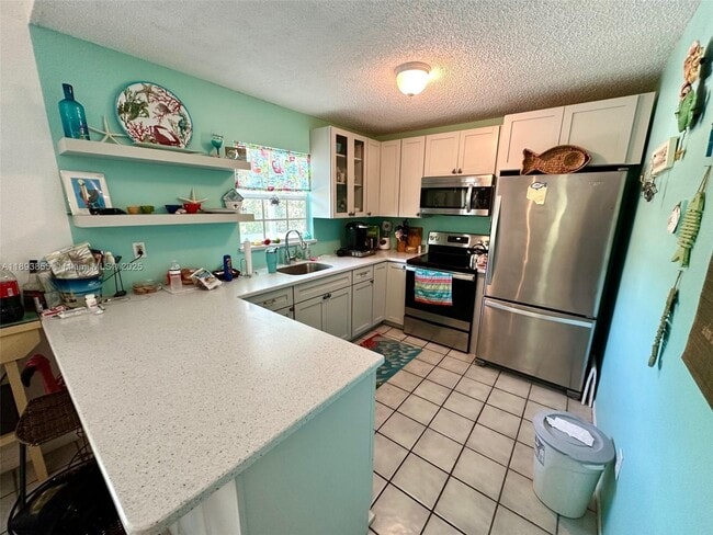 Foto del edificio - 410 Mahogany Ave