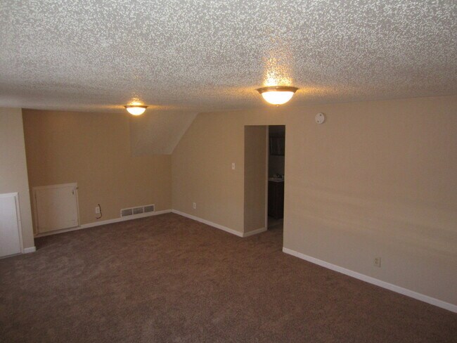 Building Photo - Recently Remodeled Home on Las Animas