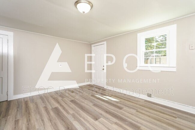 Foto del edificio - 703 Fisher Ferry St