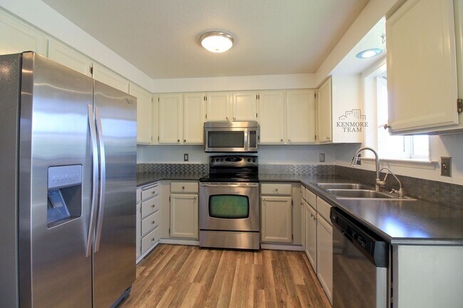Building Photo - 4 Bedroom, 2 Bath + Office Home in West Richland