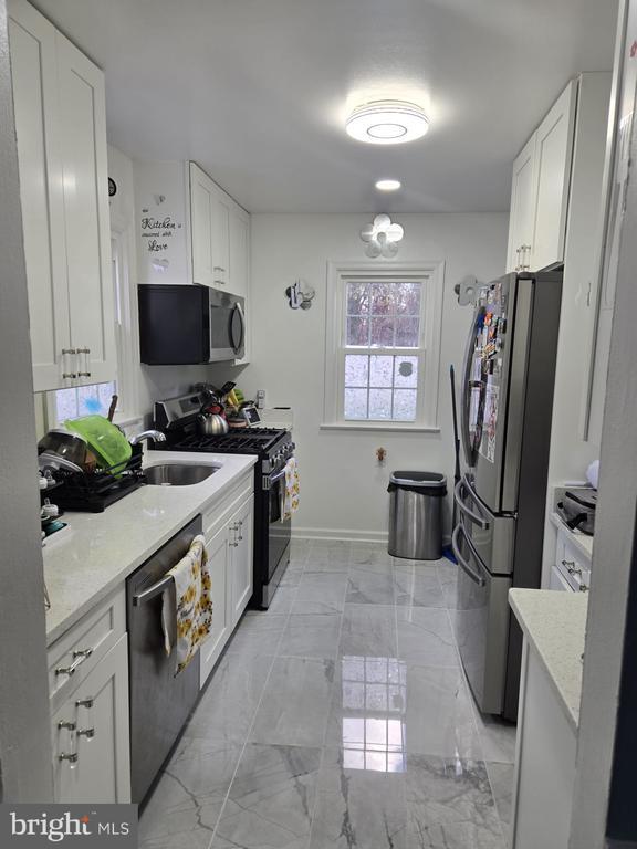 Foto del edificio - 9323 Alcona St