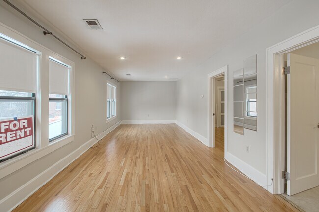 Building Photo - 525 Harrison St