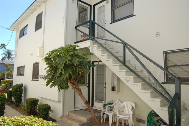 Building Photo - 5301 Vantage Ave