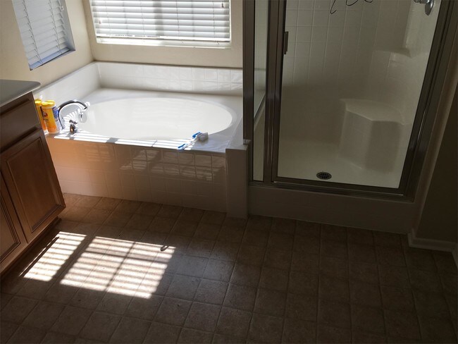 Foto del edificio - 4280 Windspring Cir