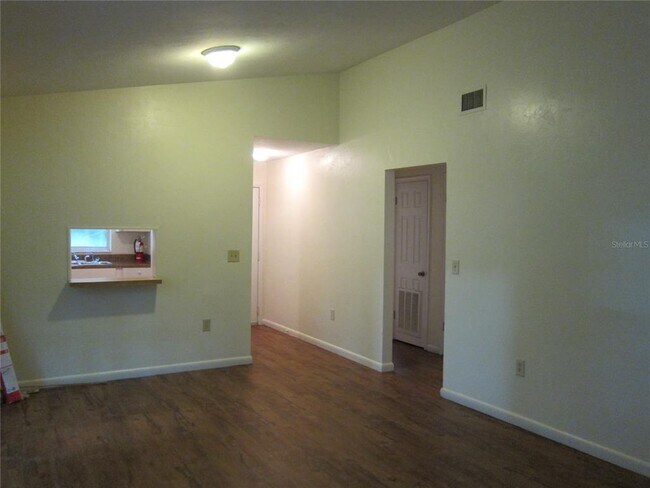 Building Photo - 202 NE 7th Pl