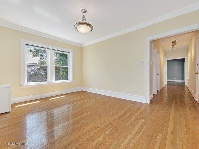 Foto del edificio - 1427 W Summerdale Ave