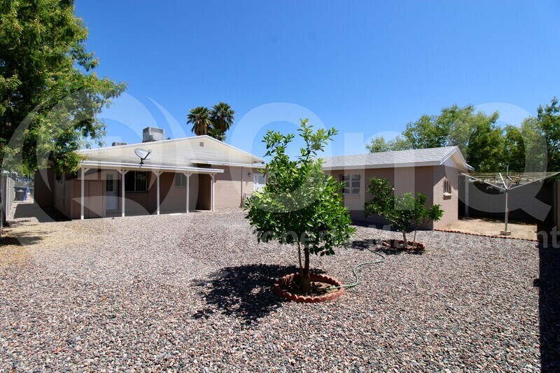 Foto principal - 1231 East Elm Street