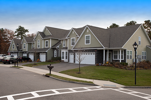 2 y 3 habitaciones, Simplex o dúplex de homes adosadas - Fairfield Townhouses At Ridge