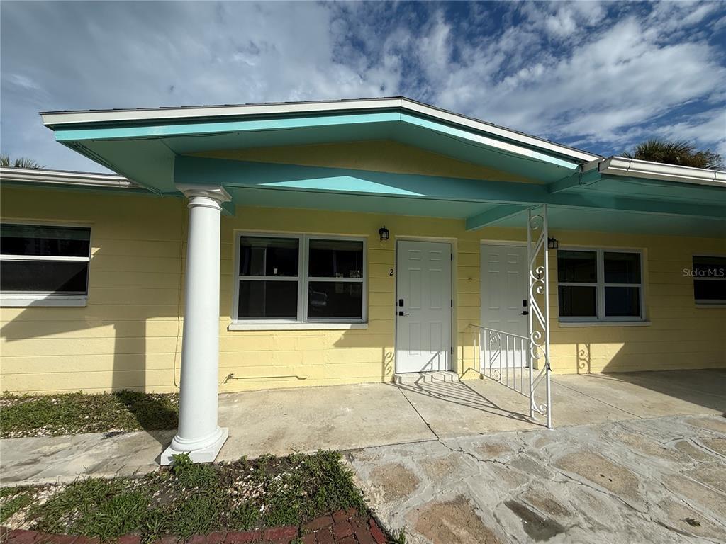 Foto principal - 7057 Sunset Dr S