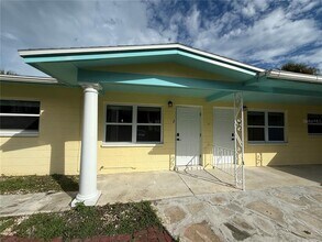 Building Photo - 7057 Sunset Dr S