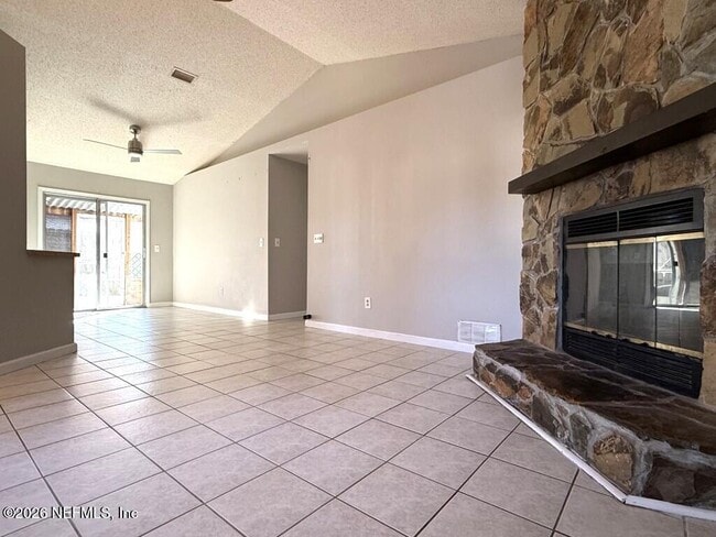 Building Photo - 1261 Montecello Dr