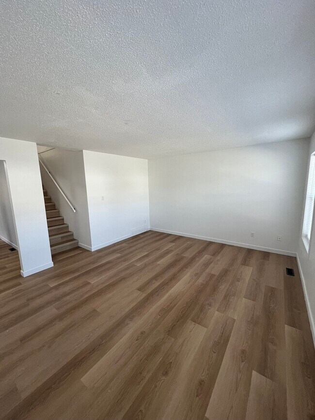 Photo du bâtiment - 4712-4725 25 Ave