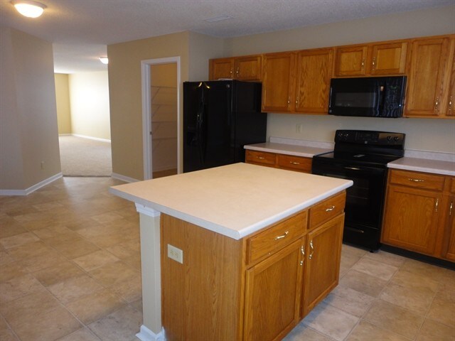 Foto del edificio - 2324 Shadowbrook Dr