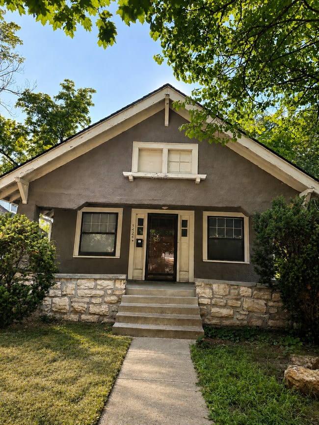 Building Photo - 5424 Charlotte St
